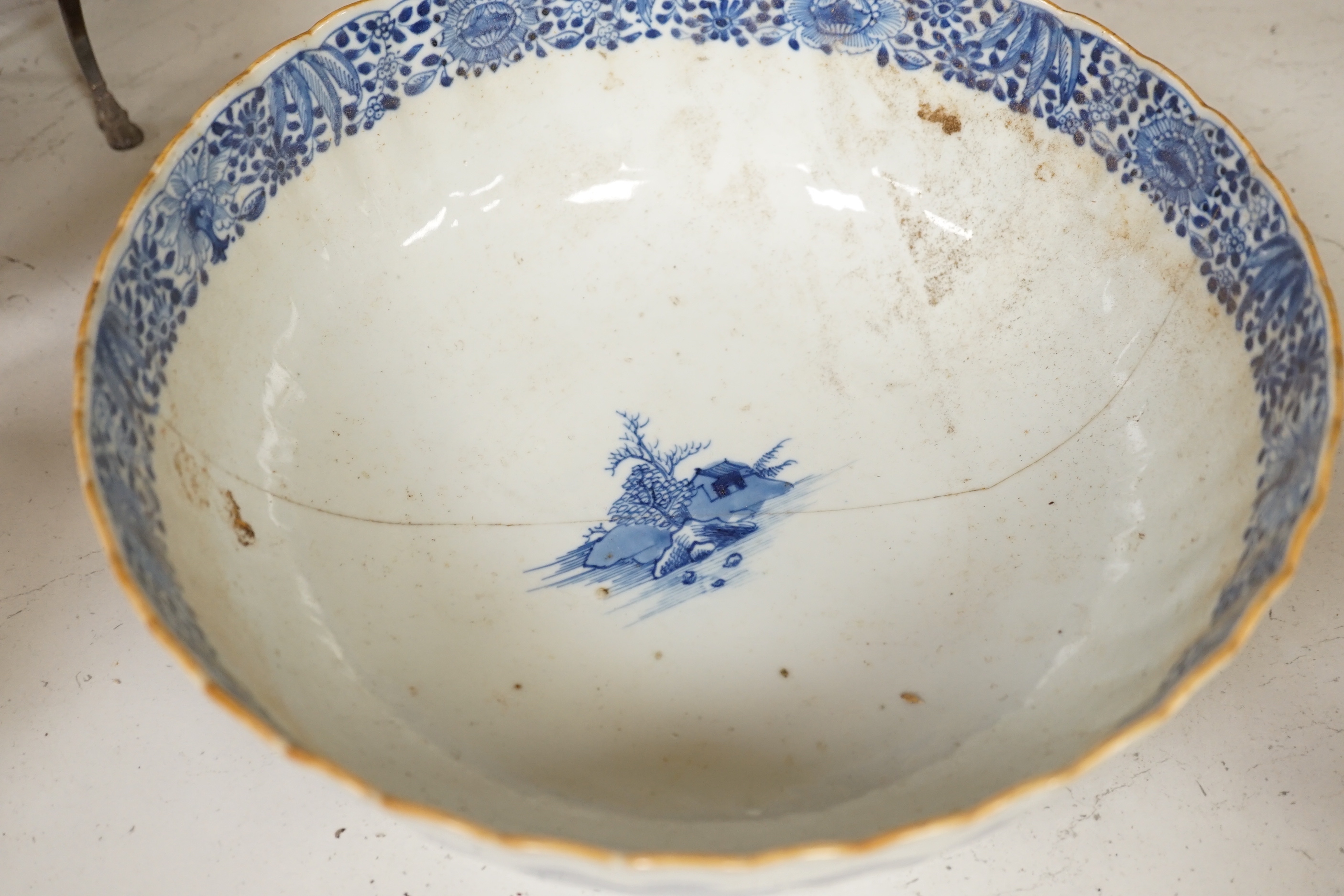 Two 19th century Chinese blue and white bowls (a.f)